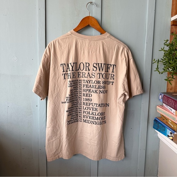 Taylor Swift Beige Graphic Tee - Picture 4 of 7